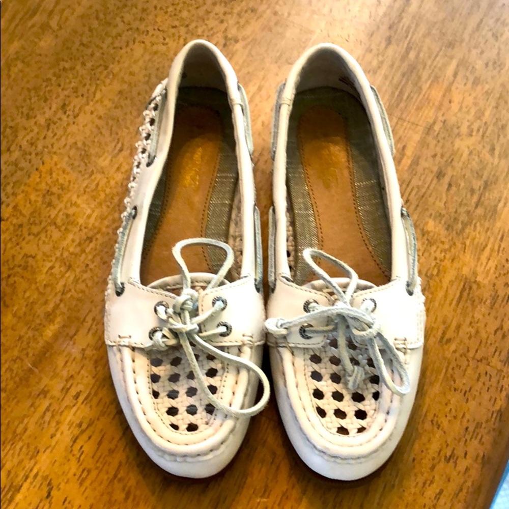 Sperry Topsider

Audrey caning white